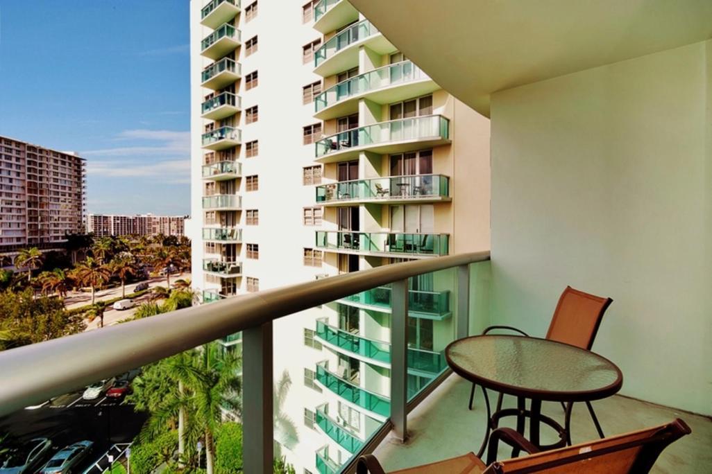 En La Playa The Tides Apartment *